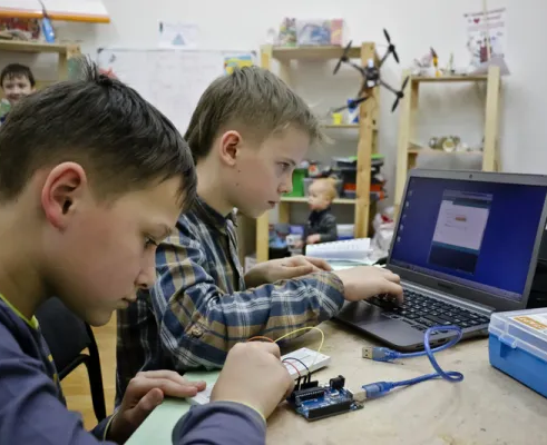 Arduino: робототехника и электроника в «РобоЛаборатории»