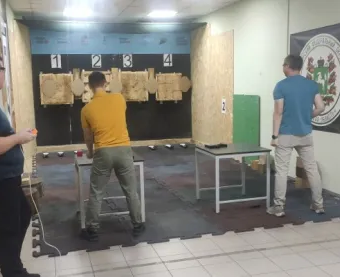 Практическая стрельба из пневматического пистолета Action Air