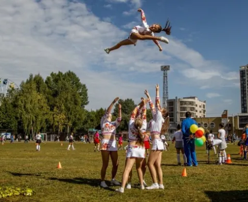 Чир-спорт (черлидинг) (для детей 6-11 лет) (в пгт Верхнезареченский)