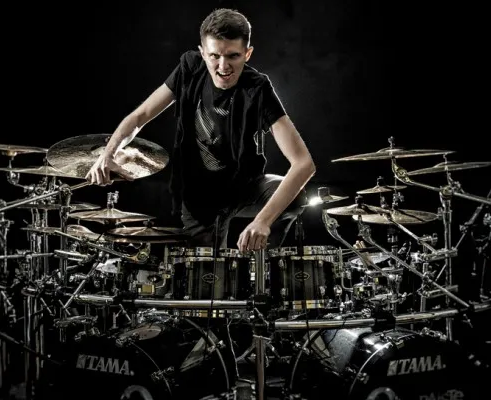 Уроки игры на барабанах Shunko Drum School