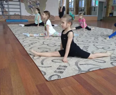 Школа Гимнастики "СИЯНИЕ"