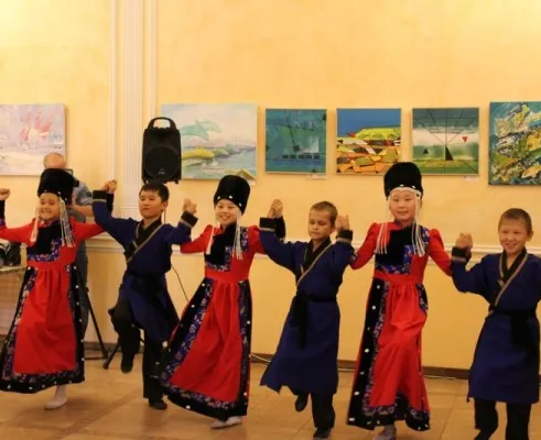 Хореографический ансамбль «Гэсэр» (средняя группа)