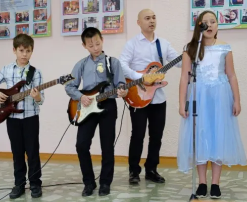 ВИА «Вдохновение». Обучение игре на гитаре и вокалу