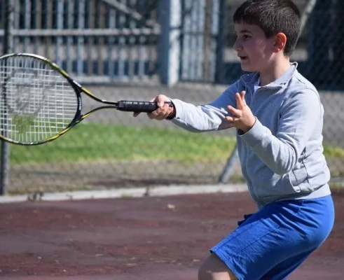 Теннис (на ул. Волочаевской)
