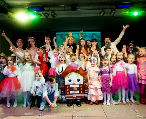 Субботняя школа вокала, актерского мастерства и живописи