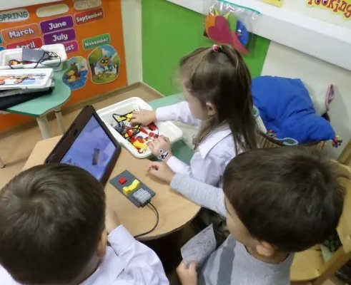 Робототехника в Академии Талантов ВОЛШЕБНЫЙ ЗАМОК