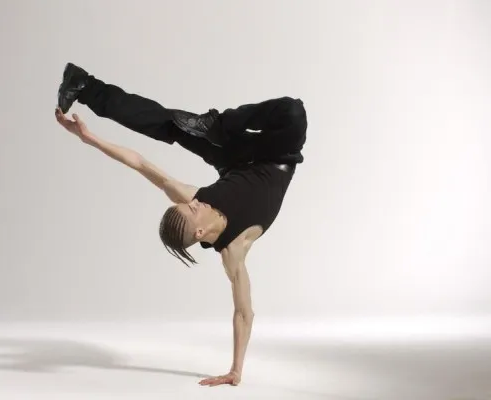 Танцевальный клуб Step It
