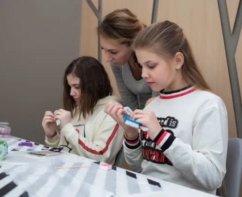 Курс маникюра для девочек от 11 до 16 лет