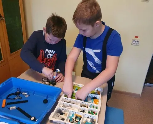 Робототехника с наборами Lego Education