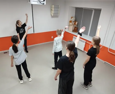 Танцевальная студия LikeDance онлайн (подростки)