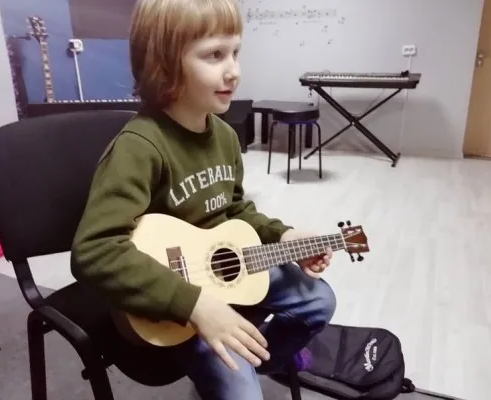 Уроки игры на укулеле