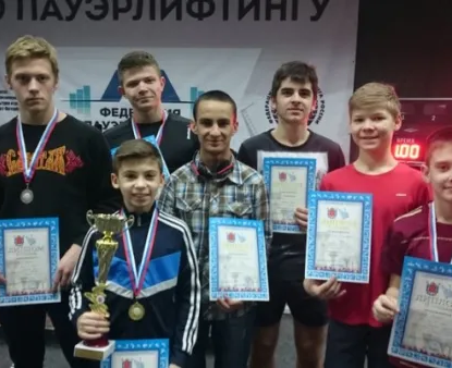 Атлетическая гимнастика в тренажерном зале