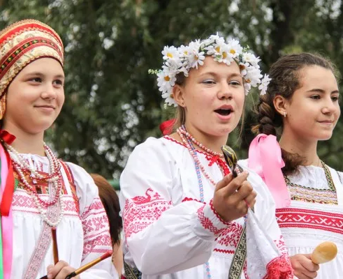 Образцовый фольклорный ансамбль «Скоморошина» (на Лесном проезде)