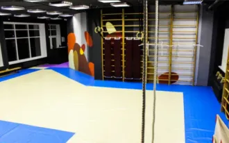 Академия Спорта на Хрустальногорской