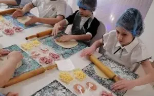 Мастер-класс по приготовлению пиццы с игровой программой