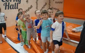 Детские групповые занятия на батуте